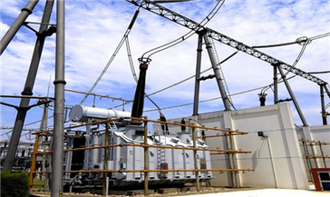 كيف يتم توليد التدفق المغناطيسي في محول الطاقة؟