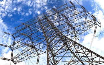 ما هو نوع المحول الذي يعمل مع مصدر طاقة 180 واط؟