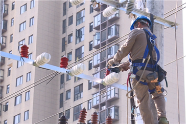 كم عدد المنازل لكل محول الطاقة؟