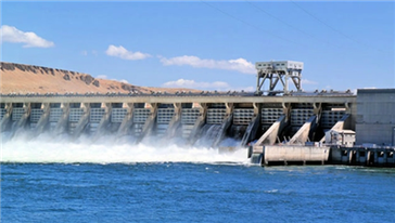 ما هو تحول الطاقة الذي يحدث في محطة الطاقة الكهرومائية؟