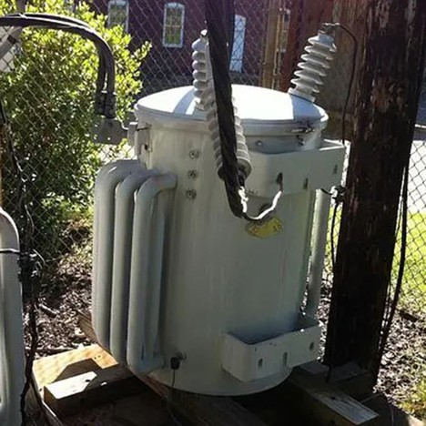 محول مثبت على القطب